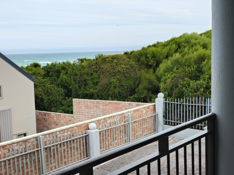 12 Bedroom Property for Sale in Paradise Beach Eastern Cape